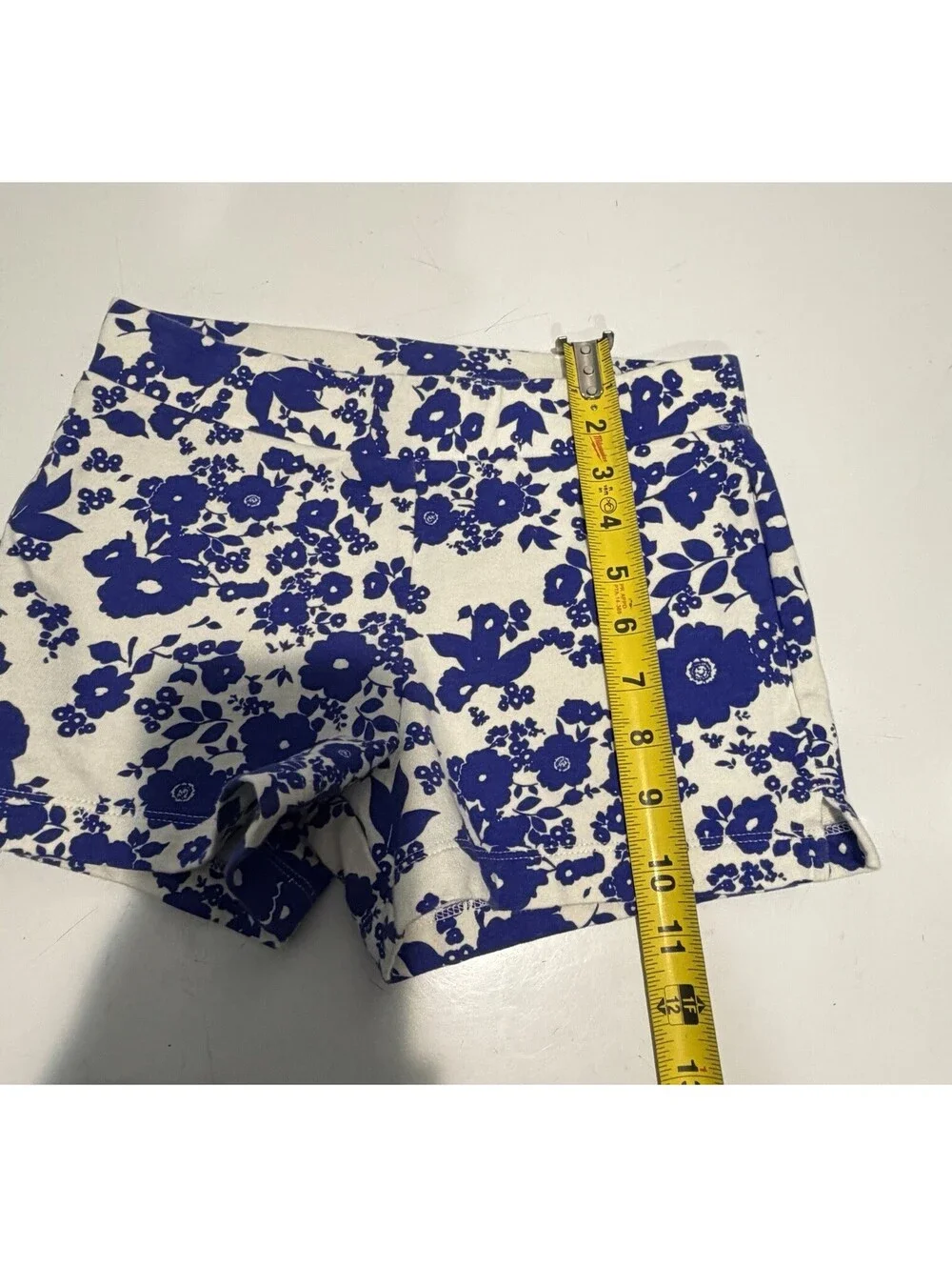 Girls Old Navy Floral Short Size Large (10-12) White/Blue